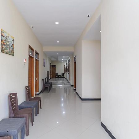 Reddoorz At Wr Supratman Batu Hotel Batu  Bagian luar foto