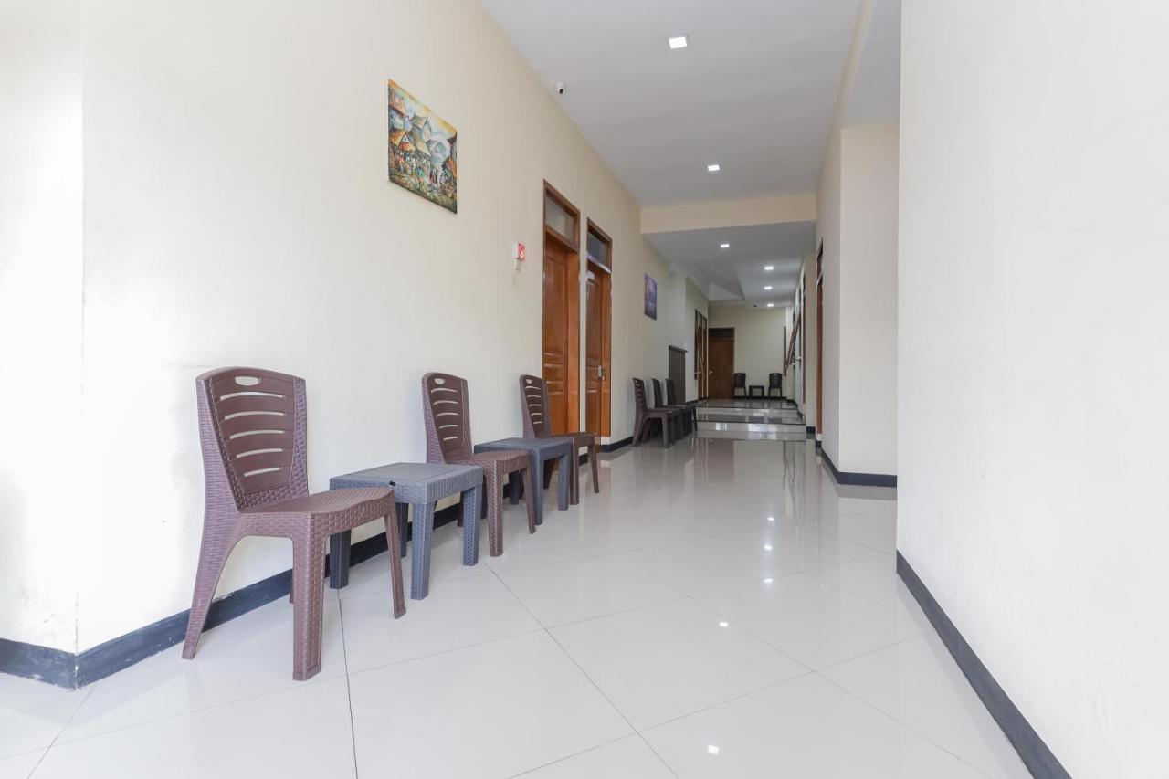 Reddoorz At Wr Supratman Batu Hotel Batu  Bagian luar foto