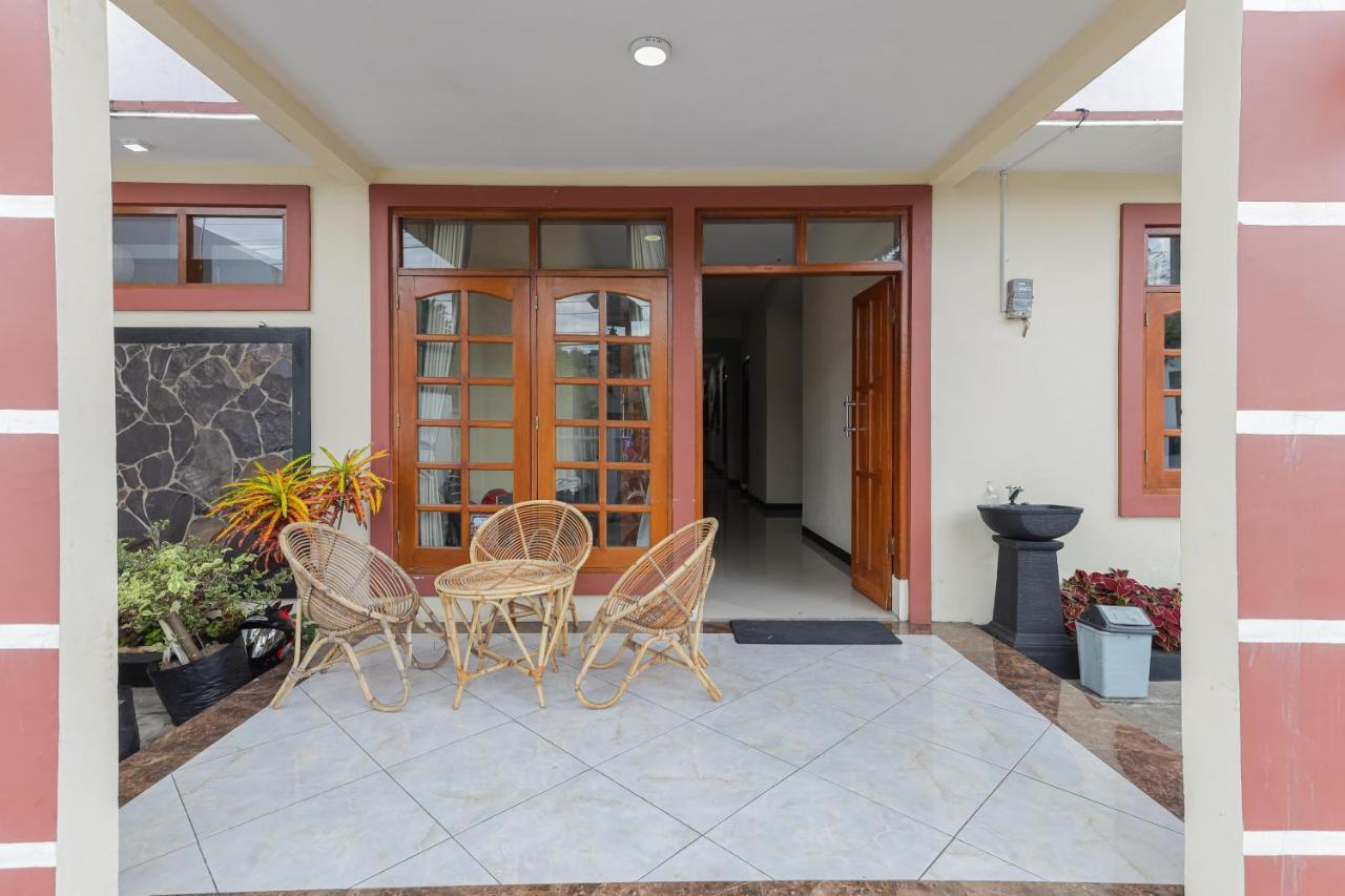 Reddoorz At Wr Supratman Batu Hotel Batu  Bagian luar foto