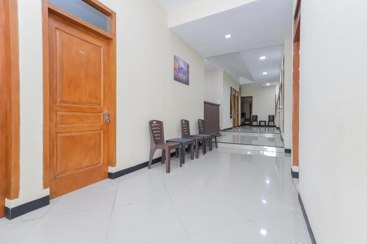 Reddoorz At Wr Supratman Batu Hotel Batu  Bagian luar foto