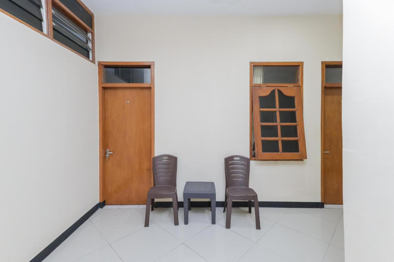 Reddoorz At Wr Supratman Batu Hotel Batu  Bagian luar foto