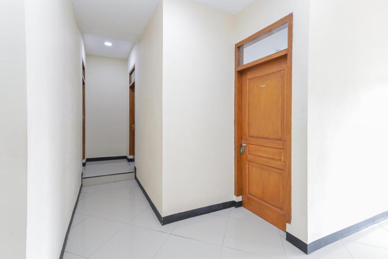 Reddoorz At Wr Supratman Batu Hotel Batu  Bagian luar foto