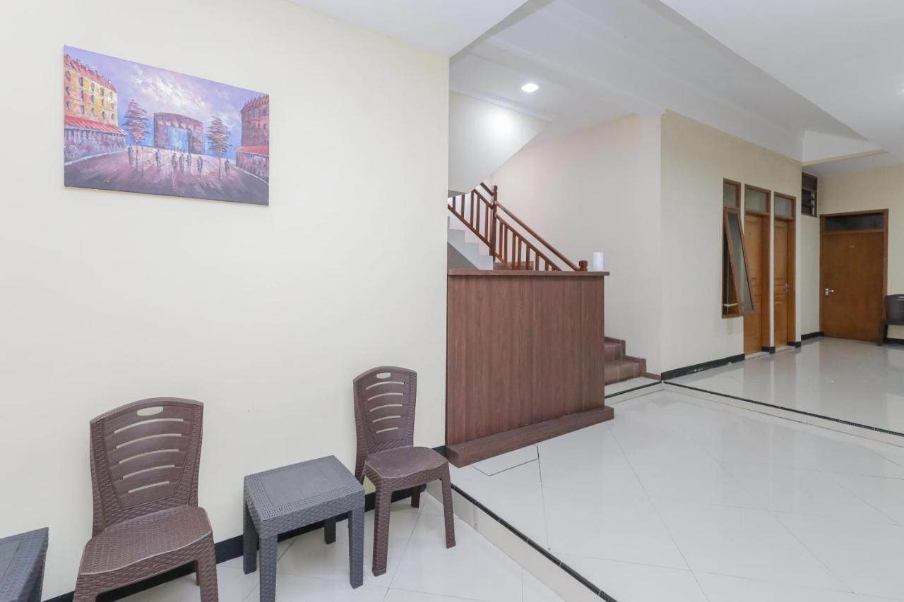 Reddoorz At Wr Supratman Batu Hotel Batu  Bagian luar foto