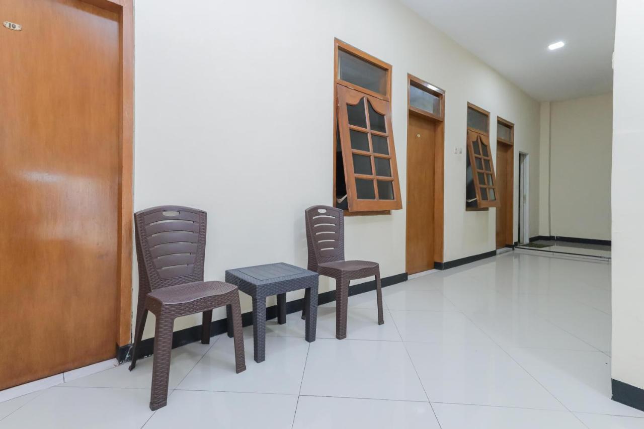 Reddoorz At Wr Supratman Batu Hotel Batu  Bagian luar foto